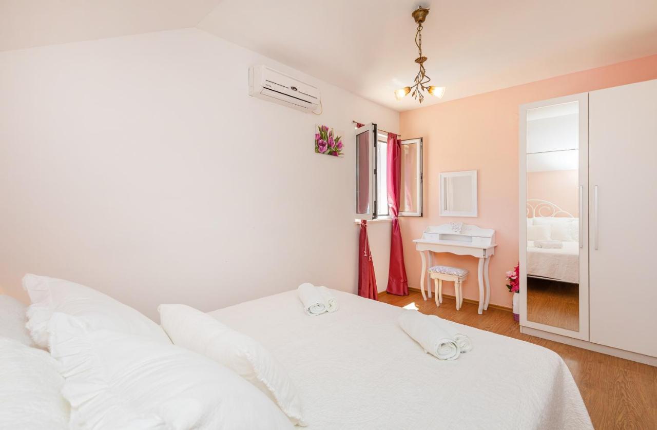 Apartment Bralovic *